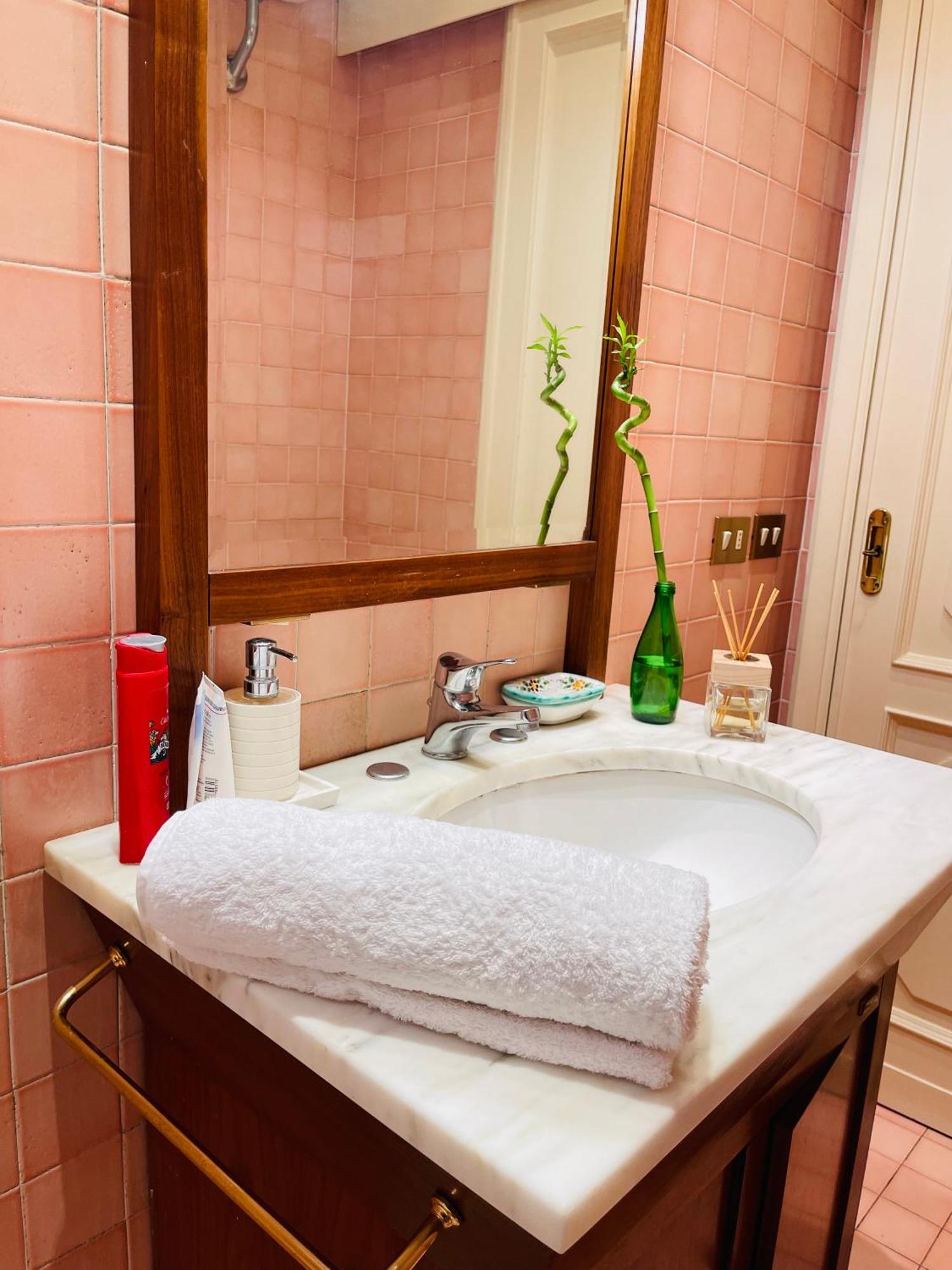 Bed and Breakfast Holiday Colosseum Rzym Zewnętrze zdjęcie